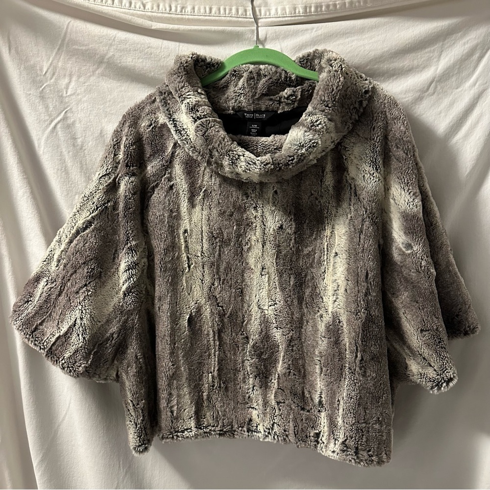 White House Black Market Gray Faux Fur Cropped Pullover